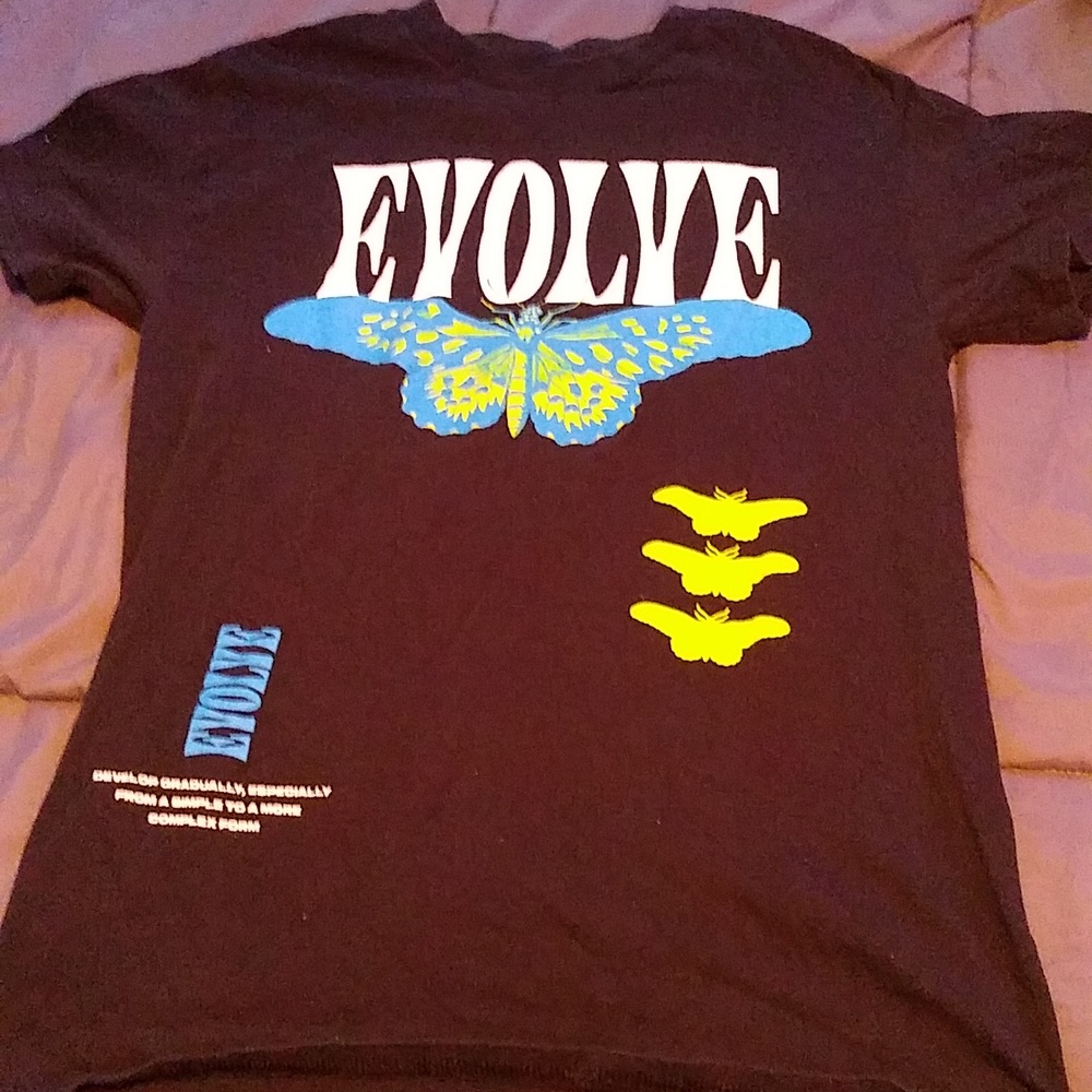 EVOLVE graphic t-shirt